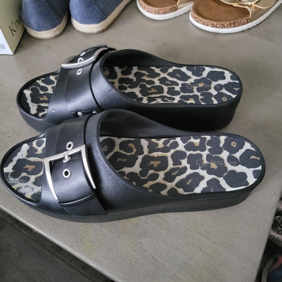 Clogs - Picture 2 of 2